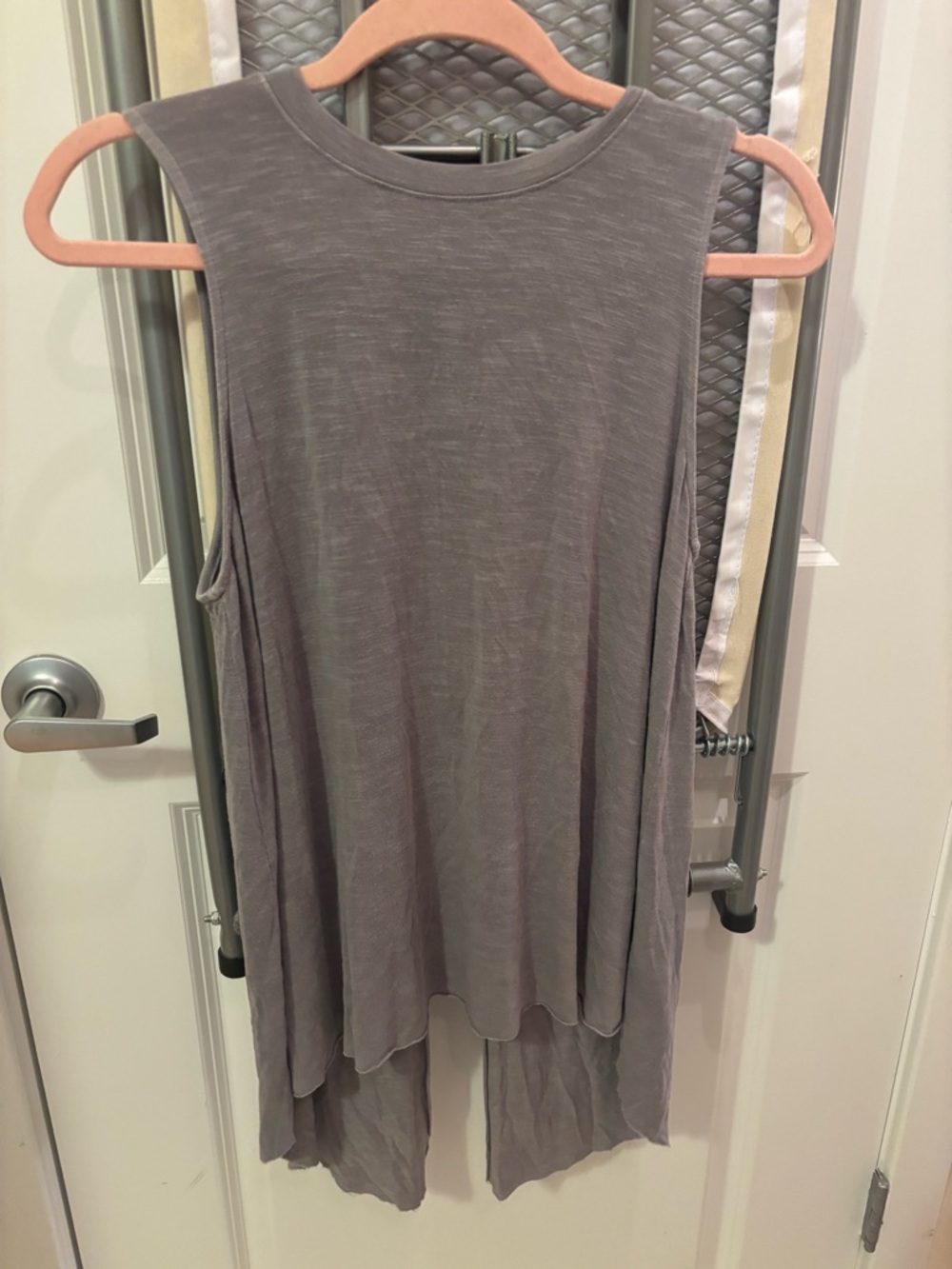 American Eagle Outfitters Sleeveless High-Low Tank — Gray
